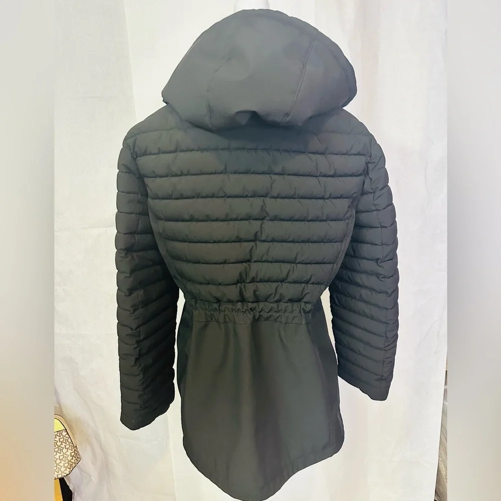 Women’s Black Quilted Hooded Jacket